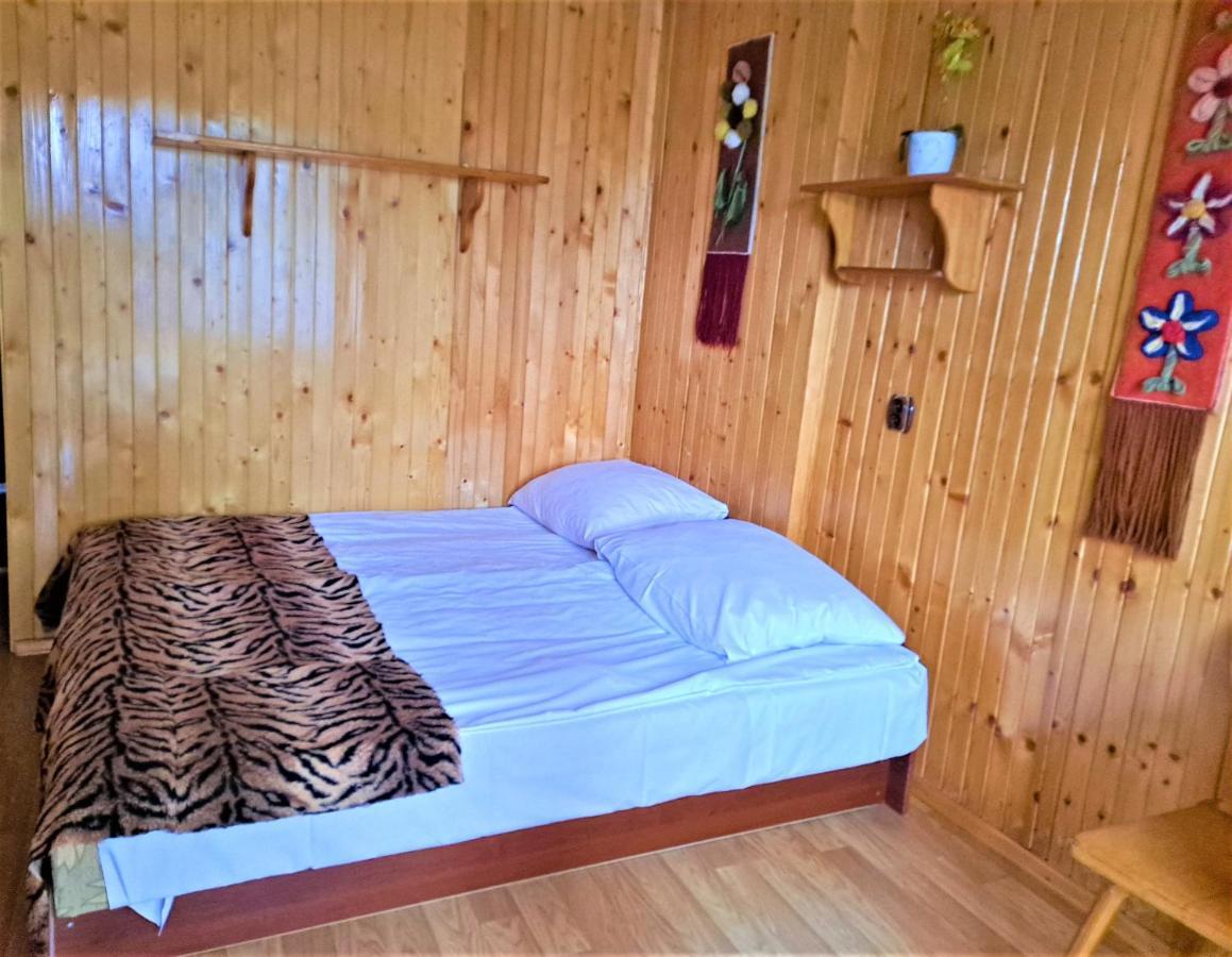 Hotel "Harnas" Zab-Bustryk Zimmer foto